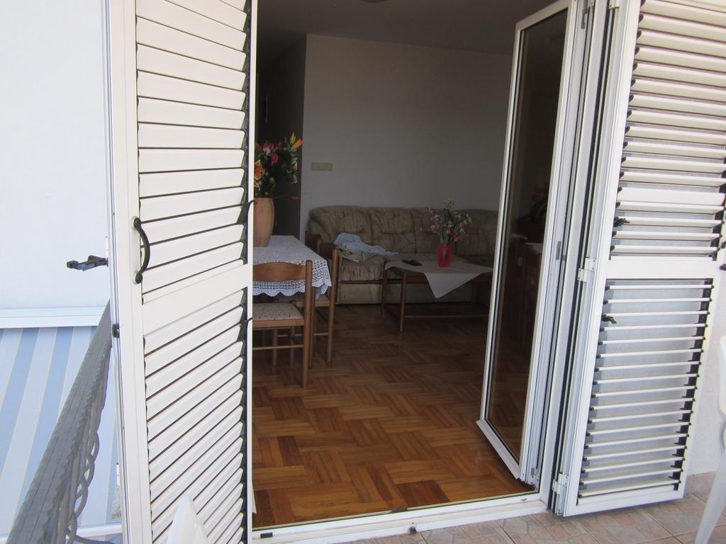 Apartments Antonia Malinska Ruang foto
