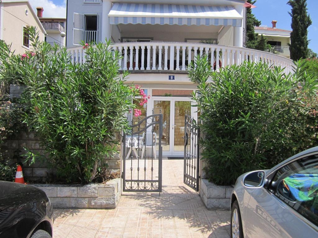 Apartments Antonia Malinska Ruang foto