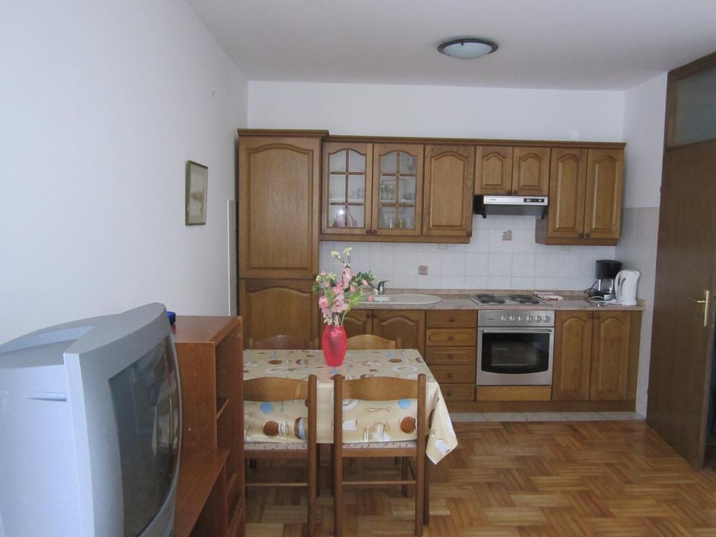 Apartments Antonia Malinska Ruang foto