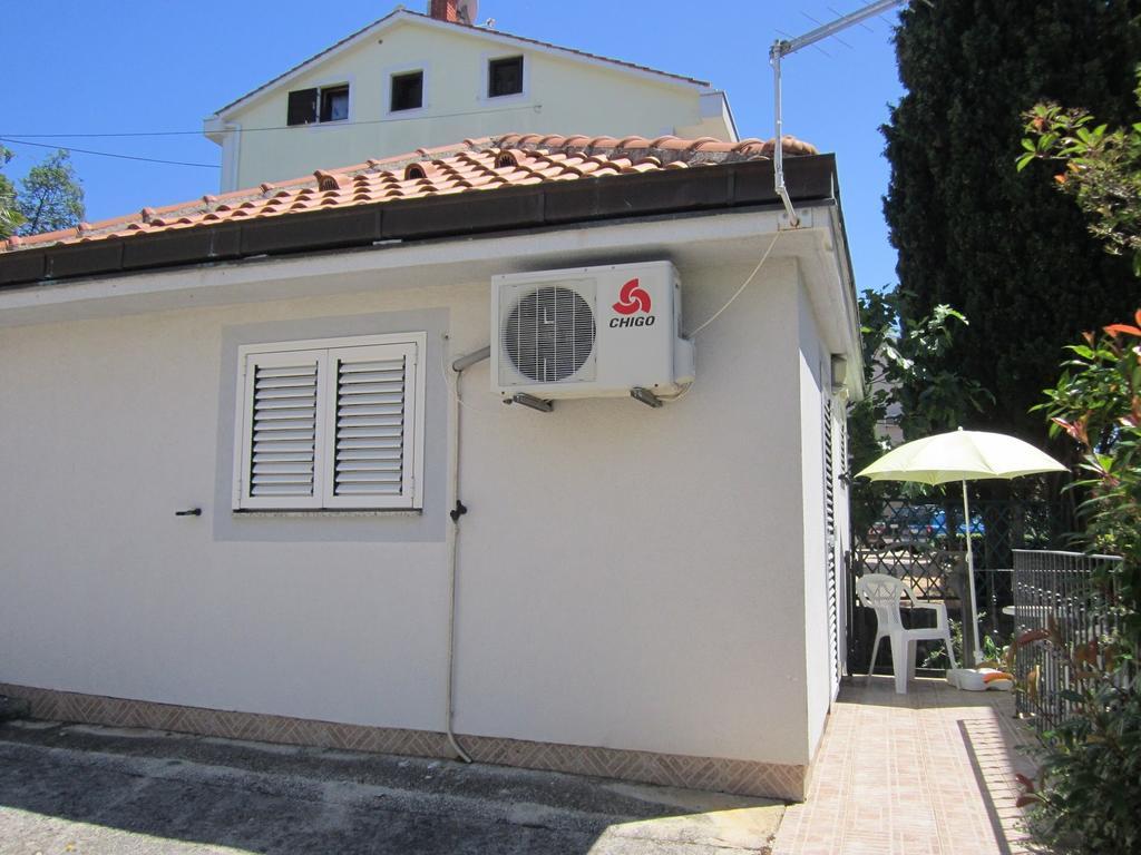 Apartments Antonia Malinska Ruang foto