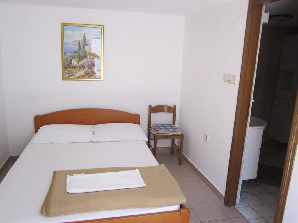 Apartments Antonia Malinska Ruang foto