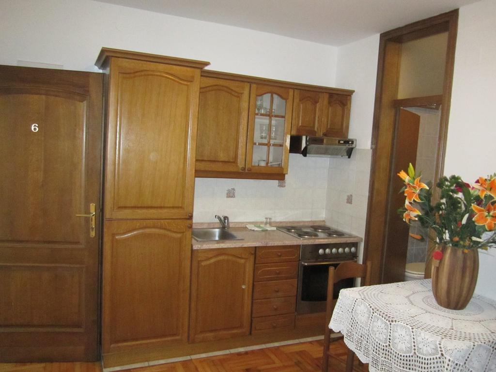 Apartments Antonia Malinska Ruang foto