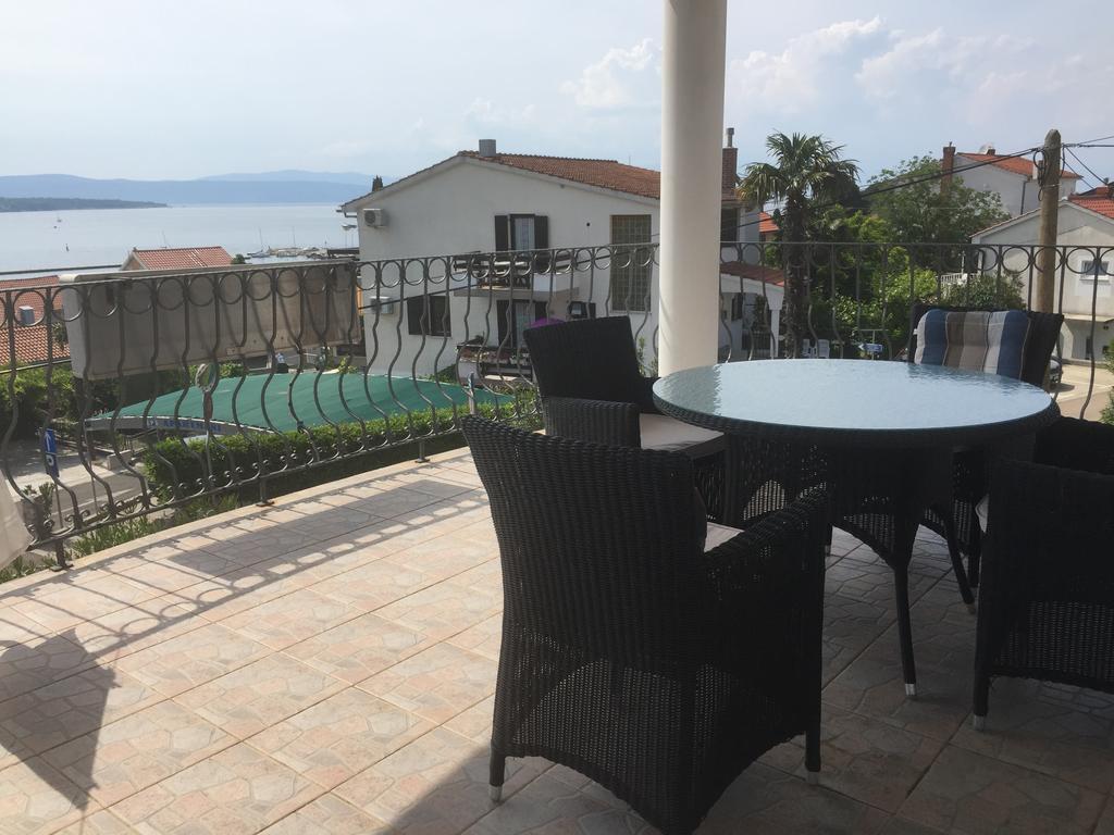 Apartments Antonia Malinska Bagian luar foto