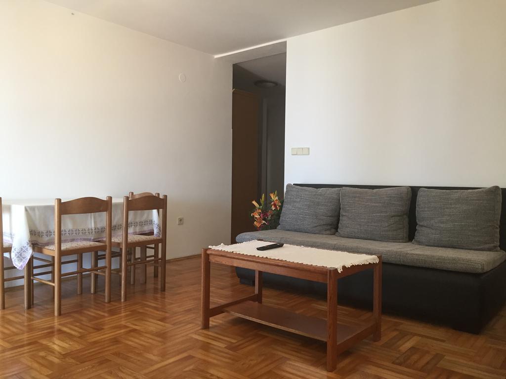 Apartments Antonia Malinska Bagian luar foto